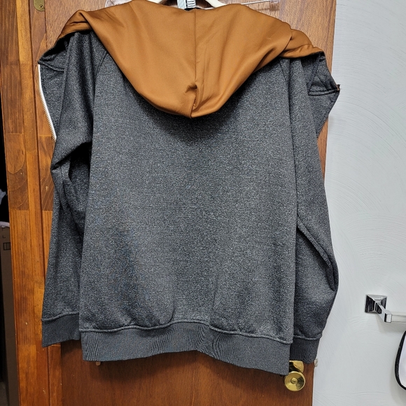 NWOT.  Polo Mano hoodie.  Size L.   (233) - Picture 5 of 6